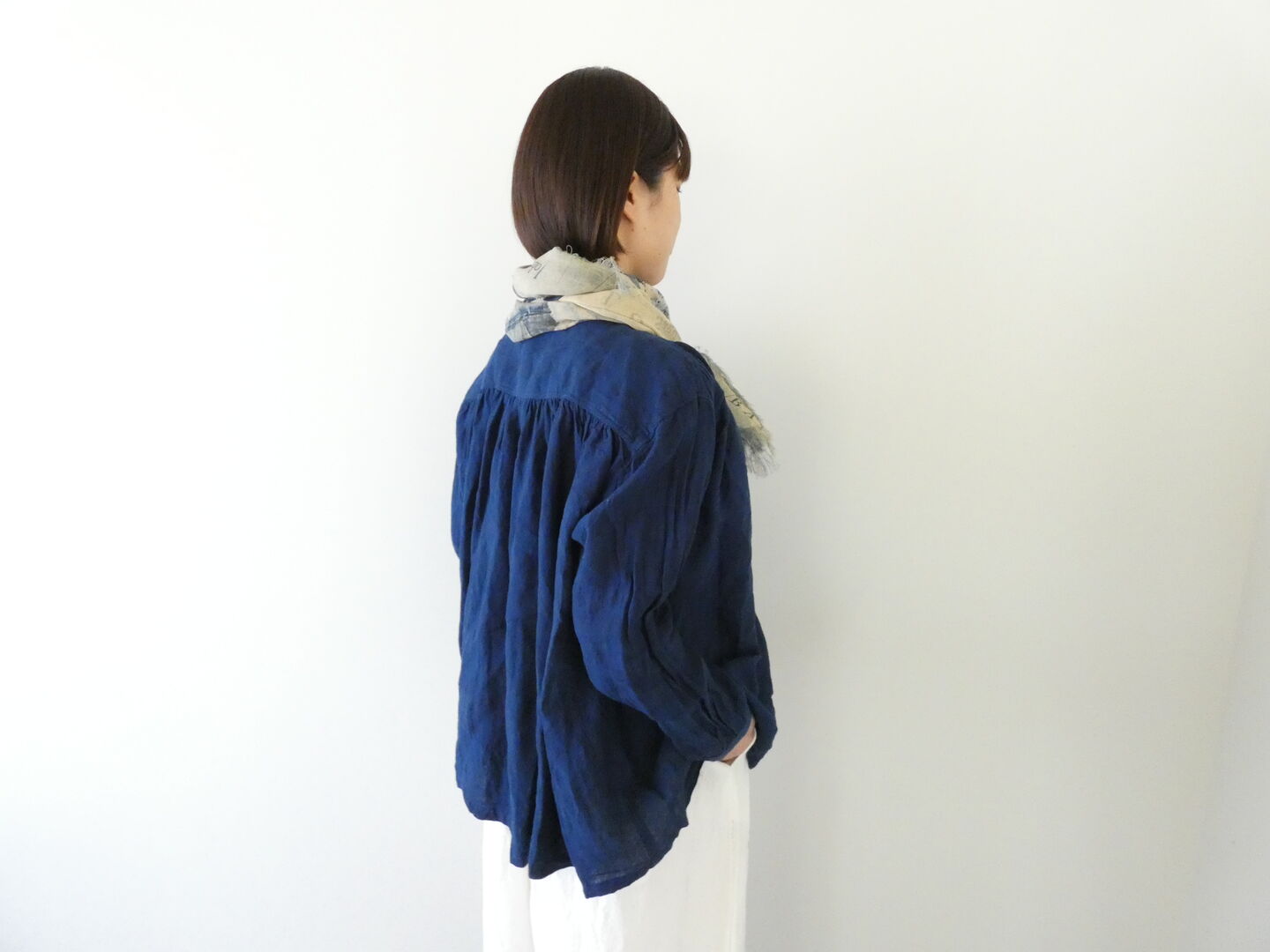 ichiAntiquite's(イチアンティークス) インディゴギャザーシャツの商品画像8