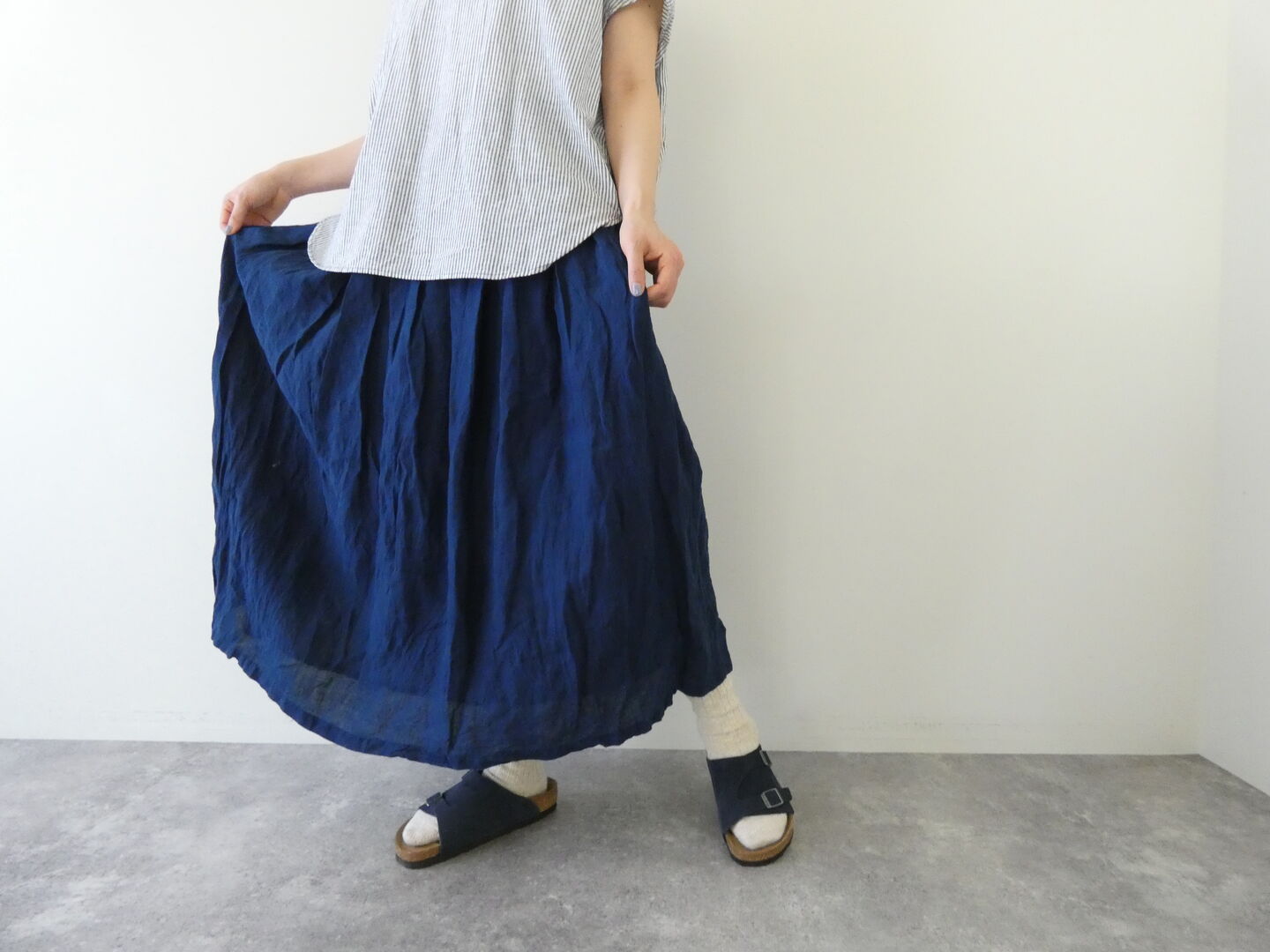 ichiAntiquite's(イチアンティークス) インディゴギャザースカートの商品画像1