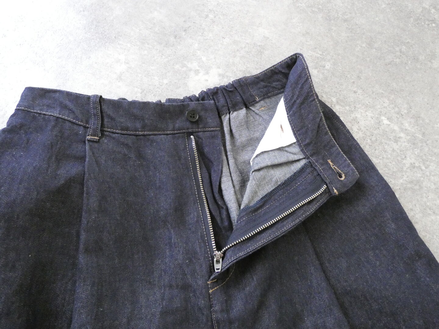 yuni(ユニ イズ ライク ア フラワー トゥー ミー) Cotton Linen denim back gum パンツの商品画像35