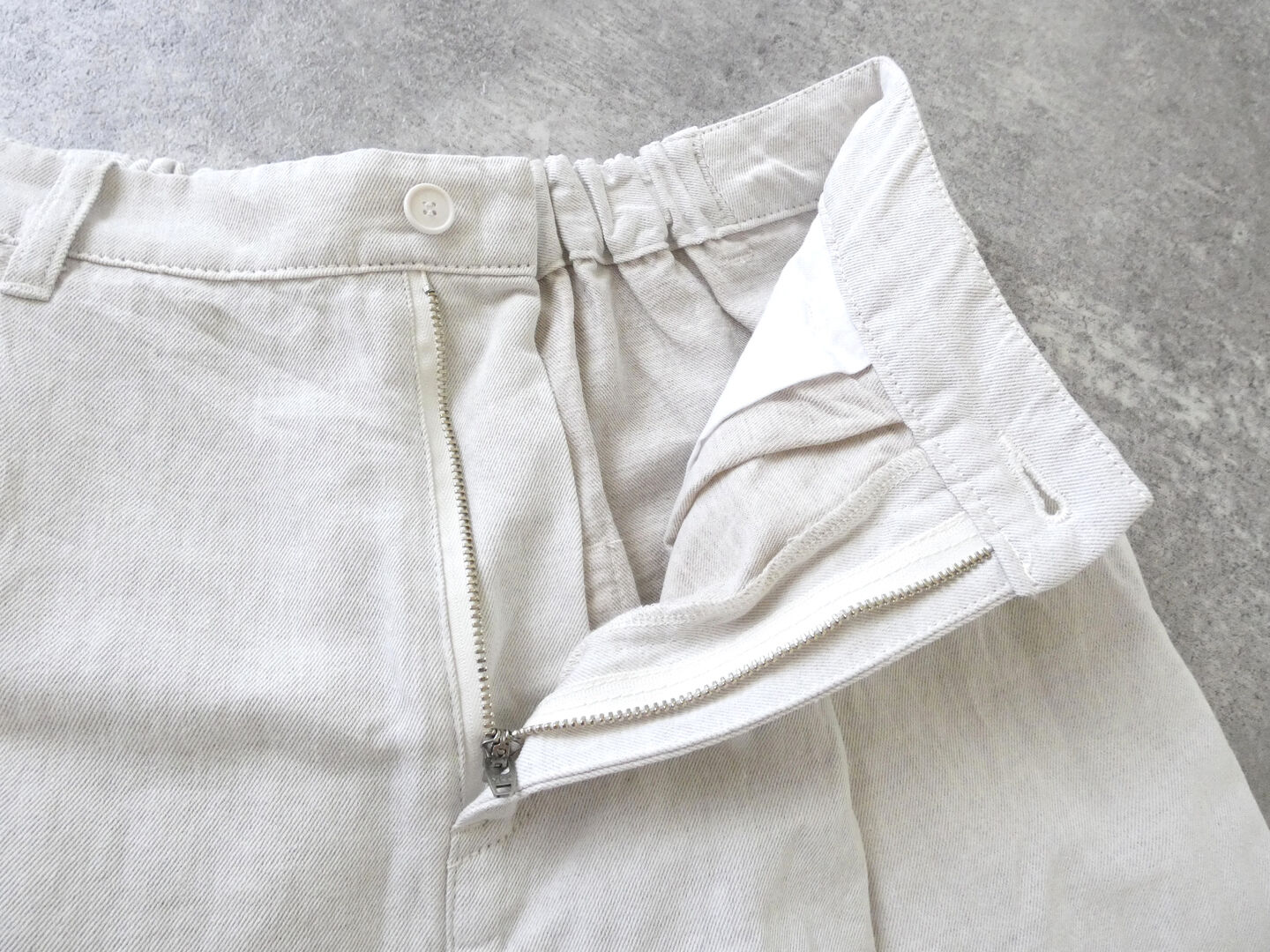 yuni(ユニ イズ ライク ア フラワー トゥー ミー) Cotton Linen denim back gum パンツの商品画像48