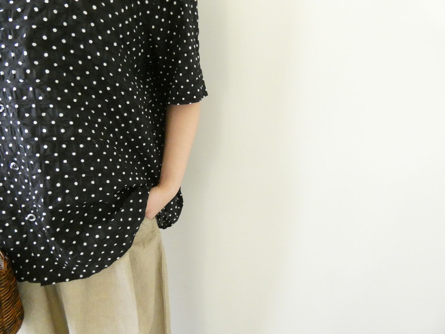 NARU 80ローンリップルシンプルドット ワイドカラーシャツの商品画像6