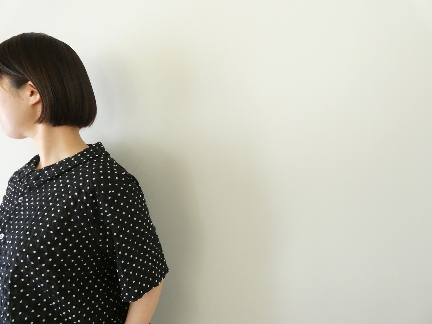 NARU 80ローンリップルシンプルドット ワイドカラーシャツの商品画像7