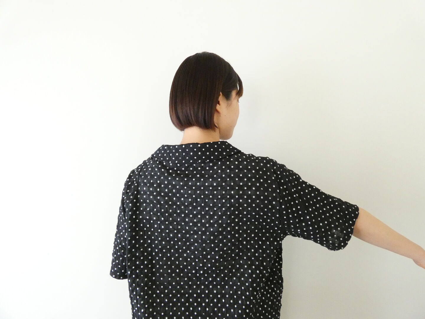 NARU 80ローンリップルシンプルドット ワイドカラーシャツの商品画像8