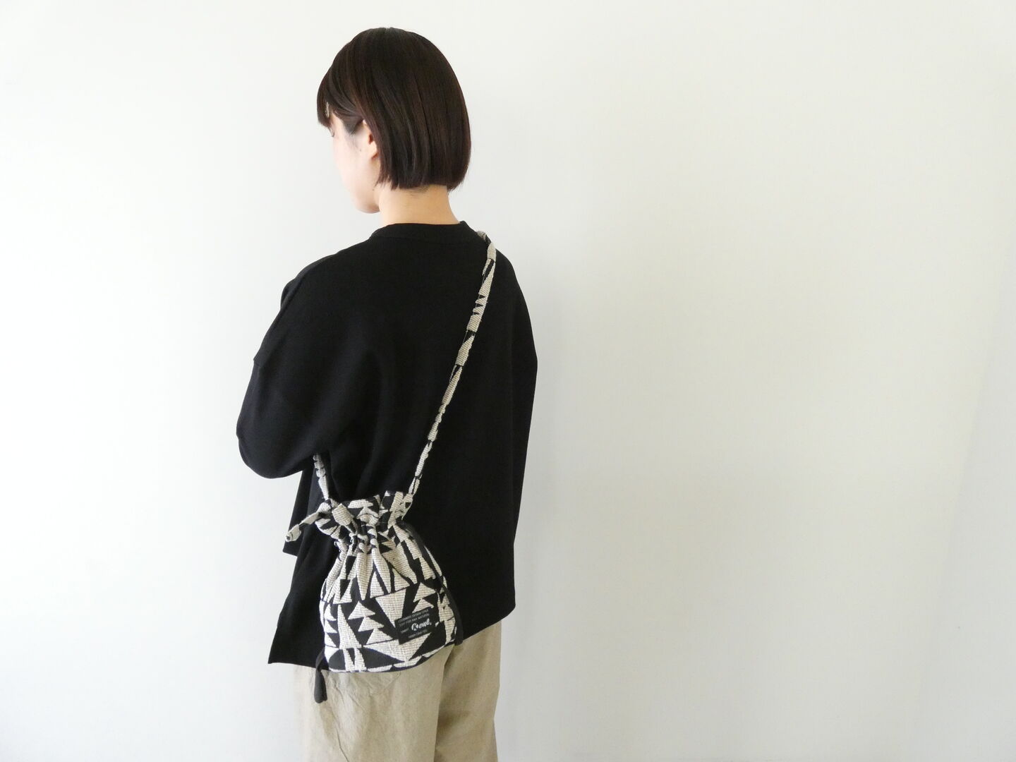 H(ホーク) 幾何学柄巾着BAGの商品画像2