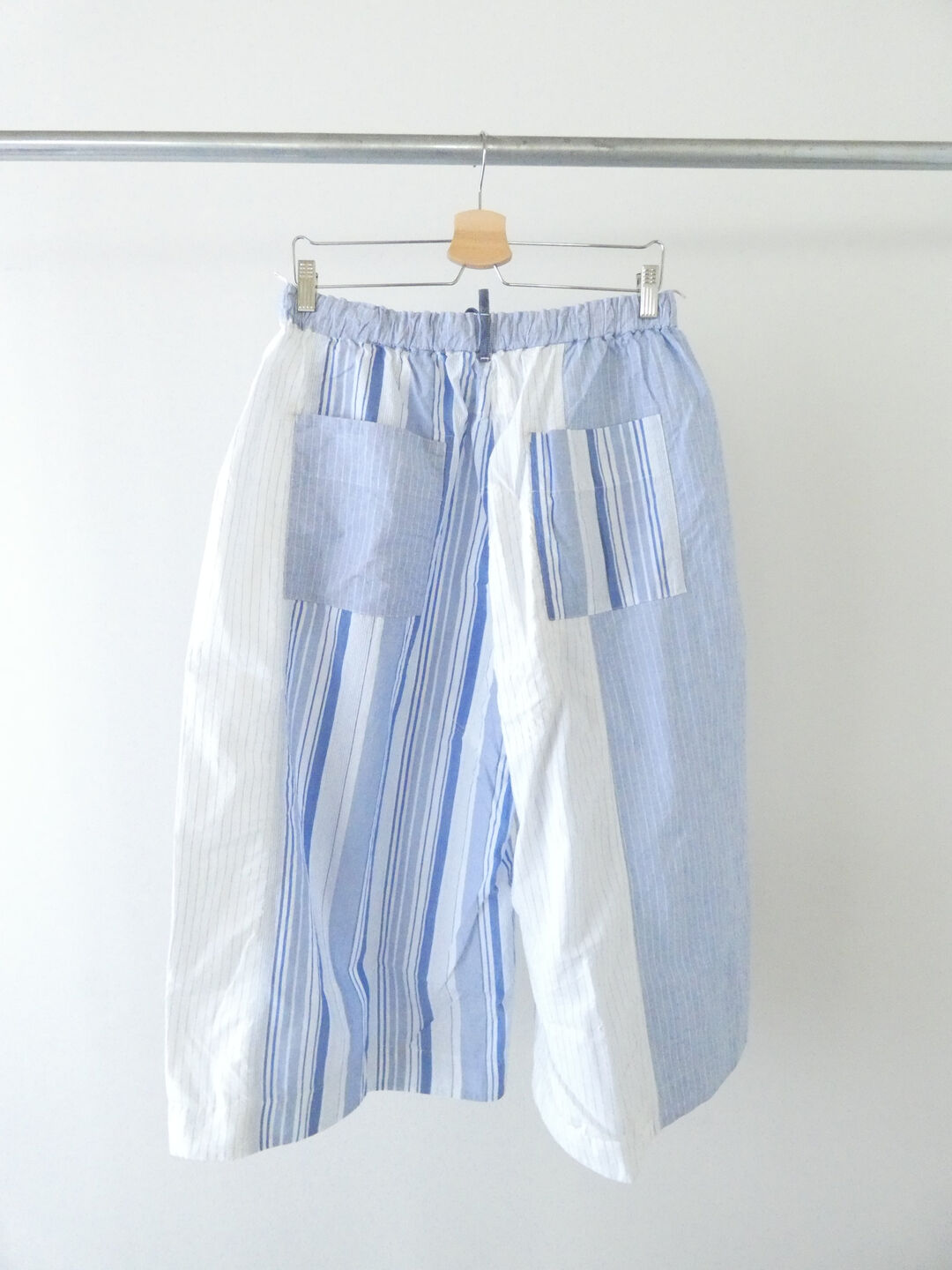快晴堂(かいせいどう) 風をはらんでスゥイングする・ブルーブルーストライプ　風をはらむ、はかまパンツの商品画像11