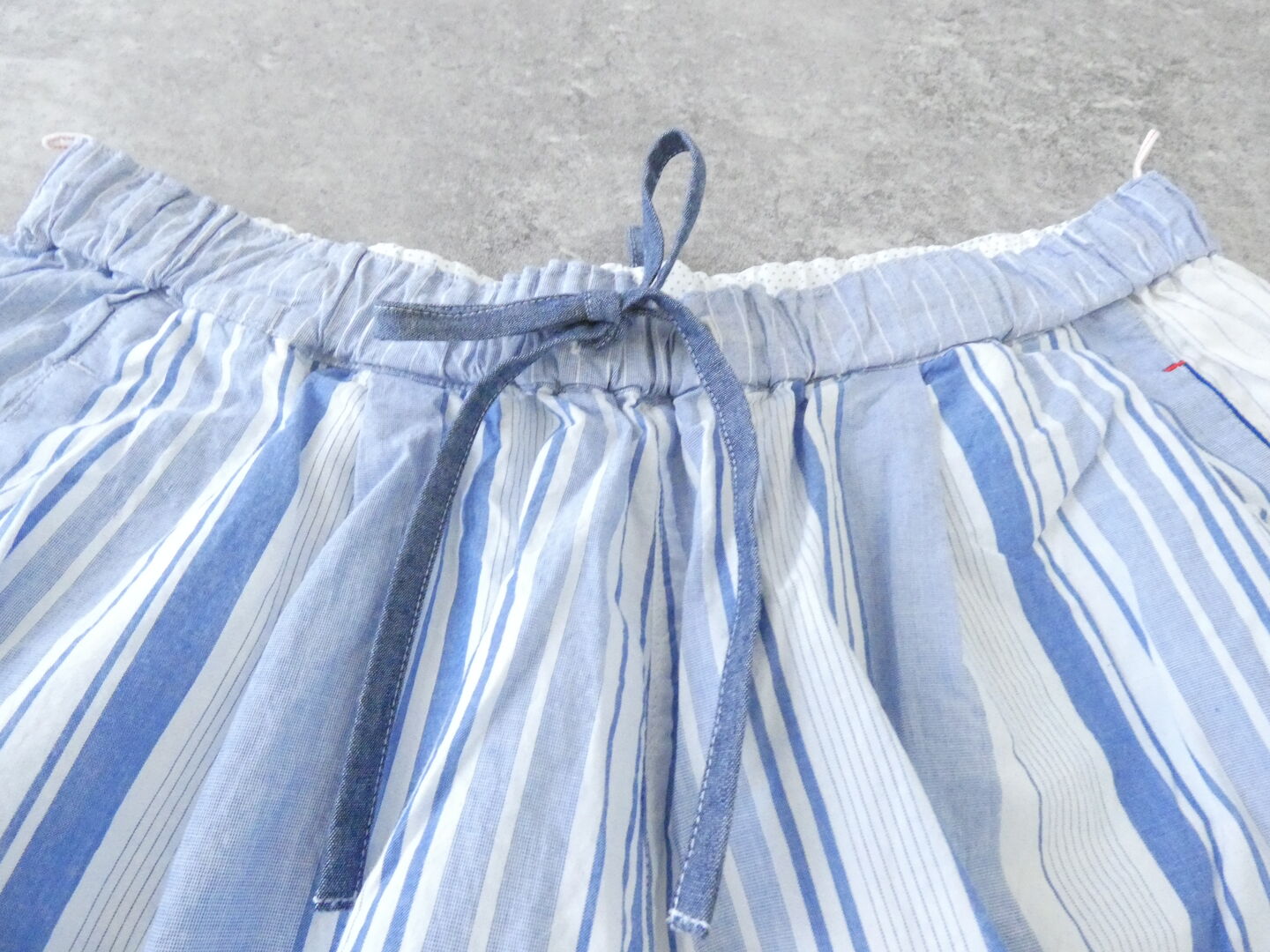 快晴堂(かいせいどう) 風をはらんでスゥイングする・ブルーブルーストライプ　風をはらむ、はかまパンツの商品画像21