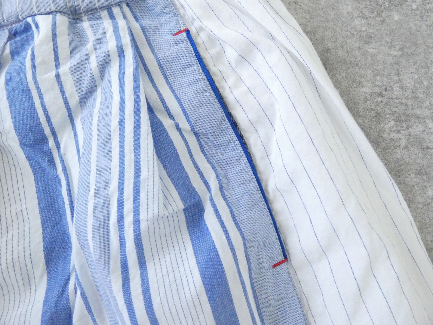 快晴堂(かいせいどう) 風をはらんでスゥイングする・ブルーブルーストライプ　風をはらむ、はかまパンツの商品画像23