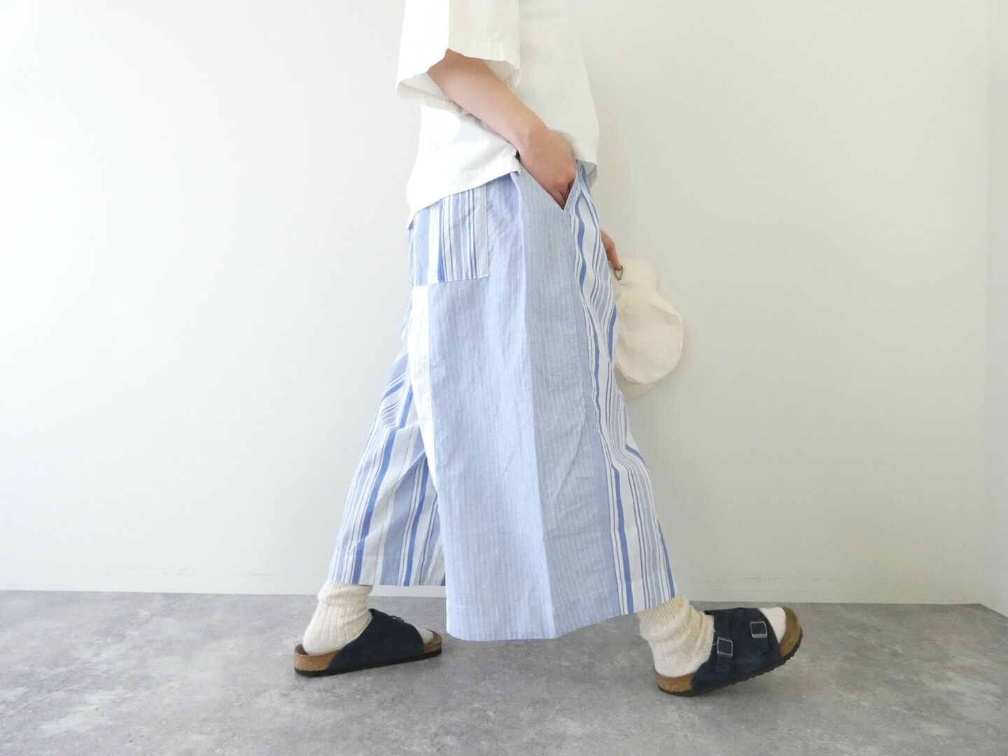 快晴堂(かいせいどう) 風をはらんでスゥイングする・ブルーブルーストライプ　風をはらむ、はかまパンツの商品画像7