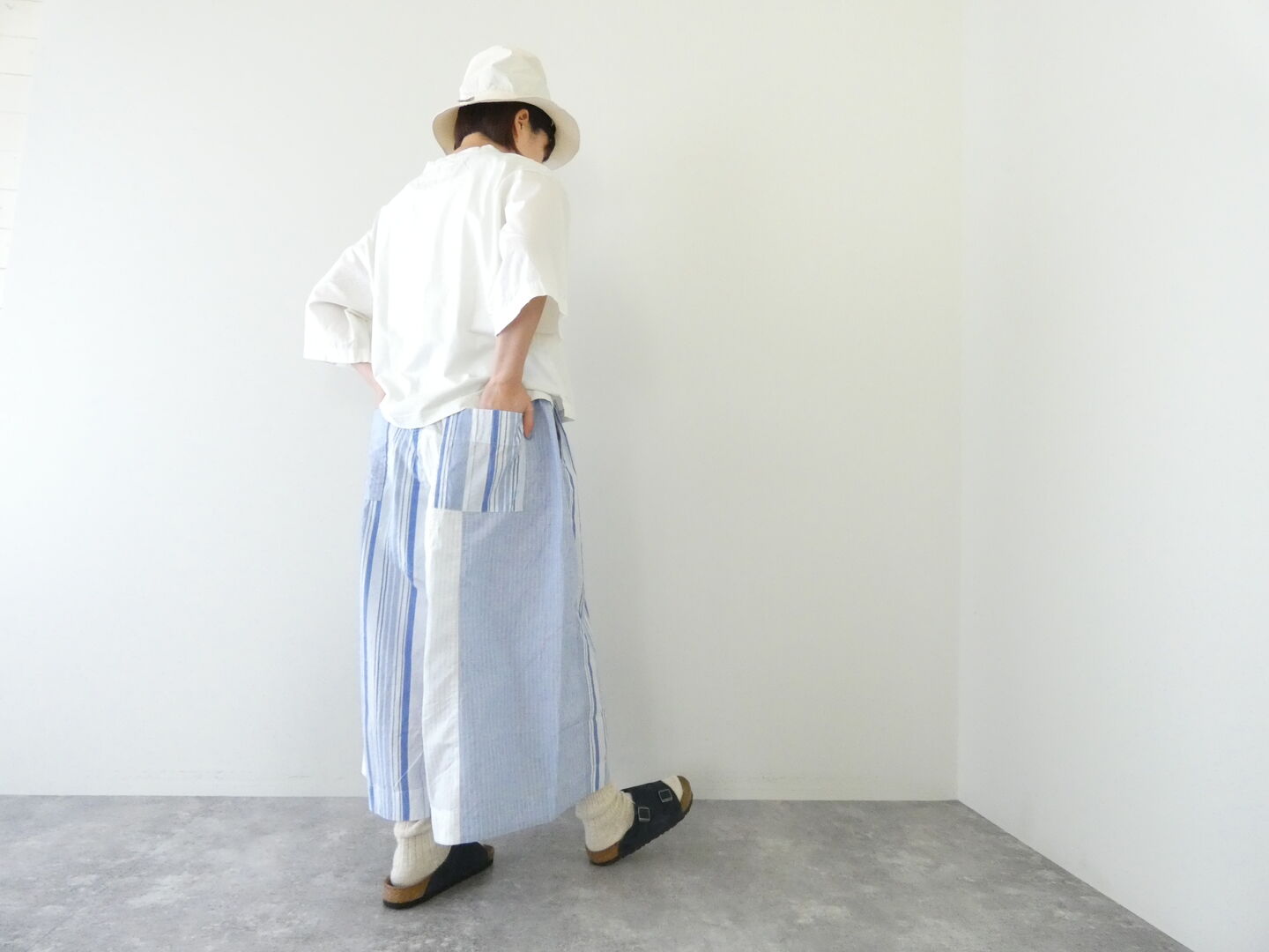 快晴堂(かいせいどう) 風をはらんでスゥイングする・ブルーブルーストライプ　風をはらむ、はかまパンツの商品画像9
