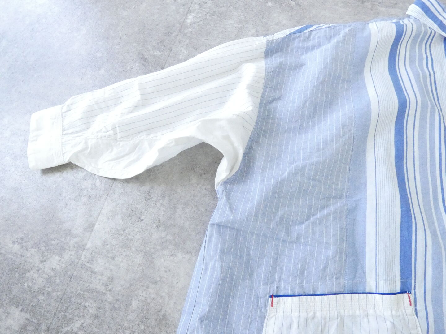 快晴堂(かいせいどう) 風をはらんでスゥイングする・ブルーブルーストライプ　風をはらむ、ロングシャツの商品画像23