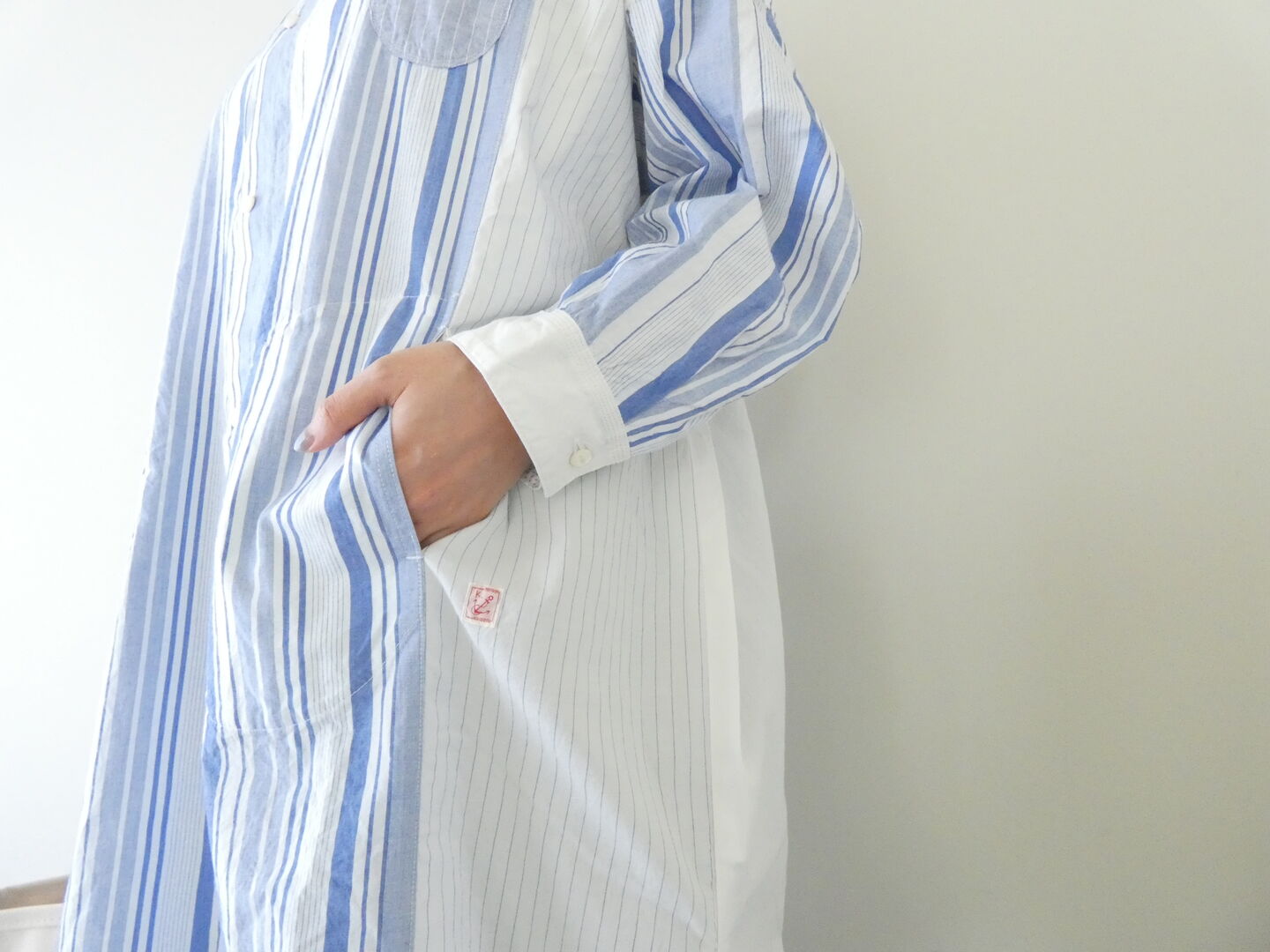 快晴堂(かいせいどう) 風をはらんでスゥイングする・ブルーブルーストライプ　風をはらむ、ロングシャツの商品画像5