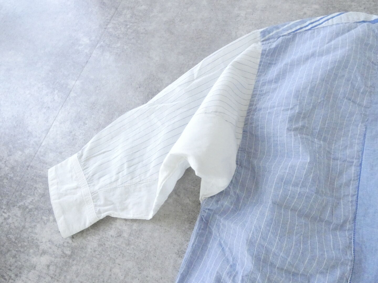 快晴堂(かいせいどう) 風をはらんでスゥイングする・ブルーブルーストライプ　風をはらむ、シャツの商品画像23