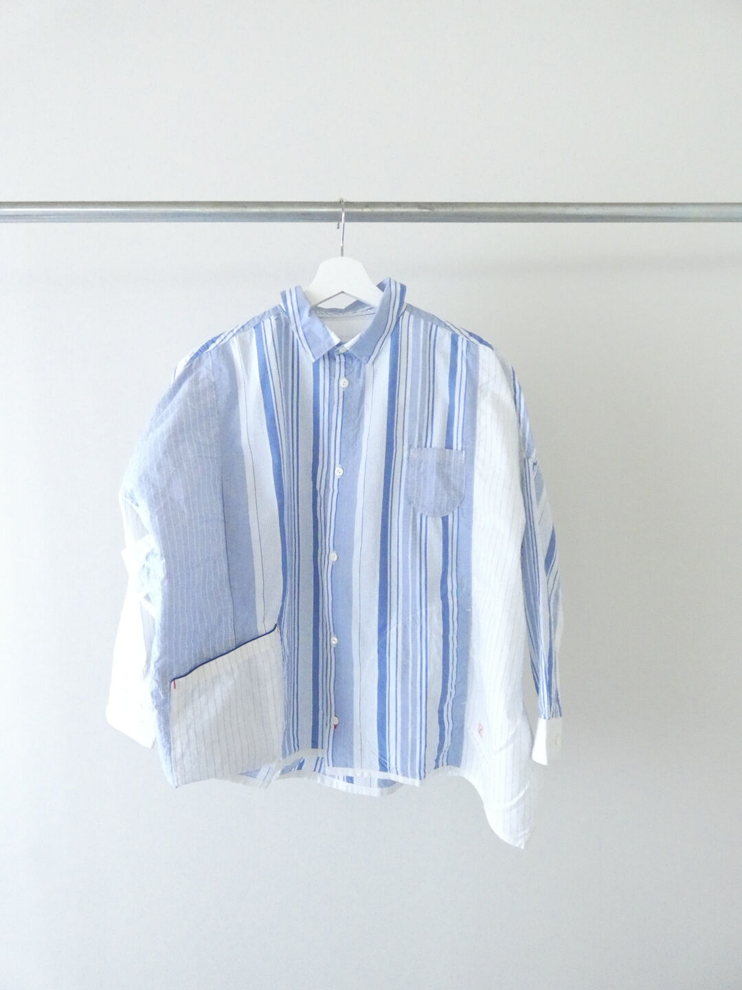 快晴堂(かいせいどう) 風をはらんでスゥイングする・ブルーブルーストライプ　風をはらむ、シャツの商品画像3