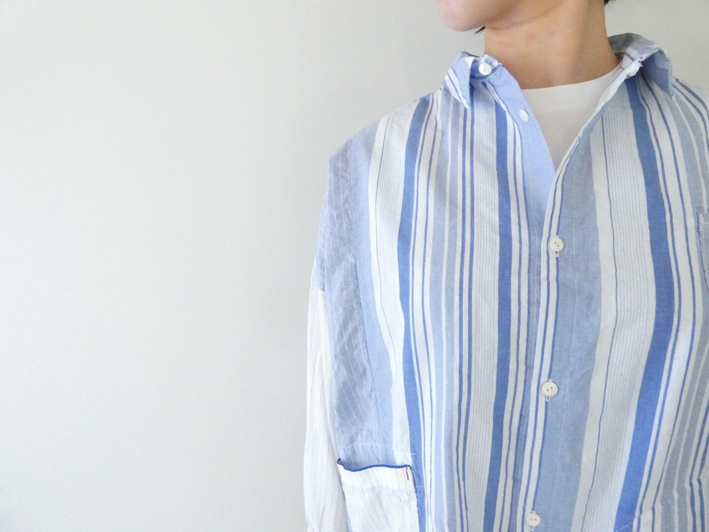 快晴堂(かいせいどう) 風をはらんでスゥイングする・ブルーブルーストライプ　風をはらむ、シャツの商品画像4