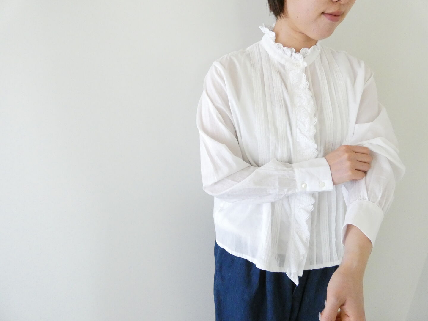 MidiUmi(ミディウミ) ピンタックレースシャツの商品画像1