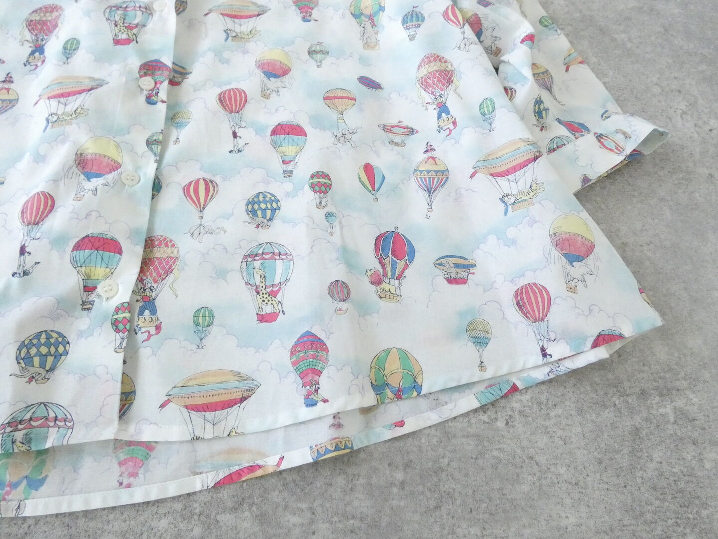 PK 気球に乗ったゾウのブラウスの商品画像25