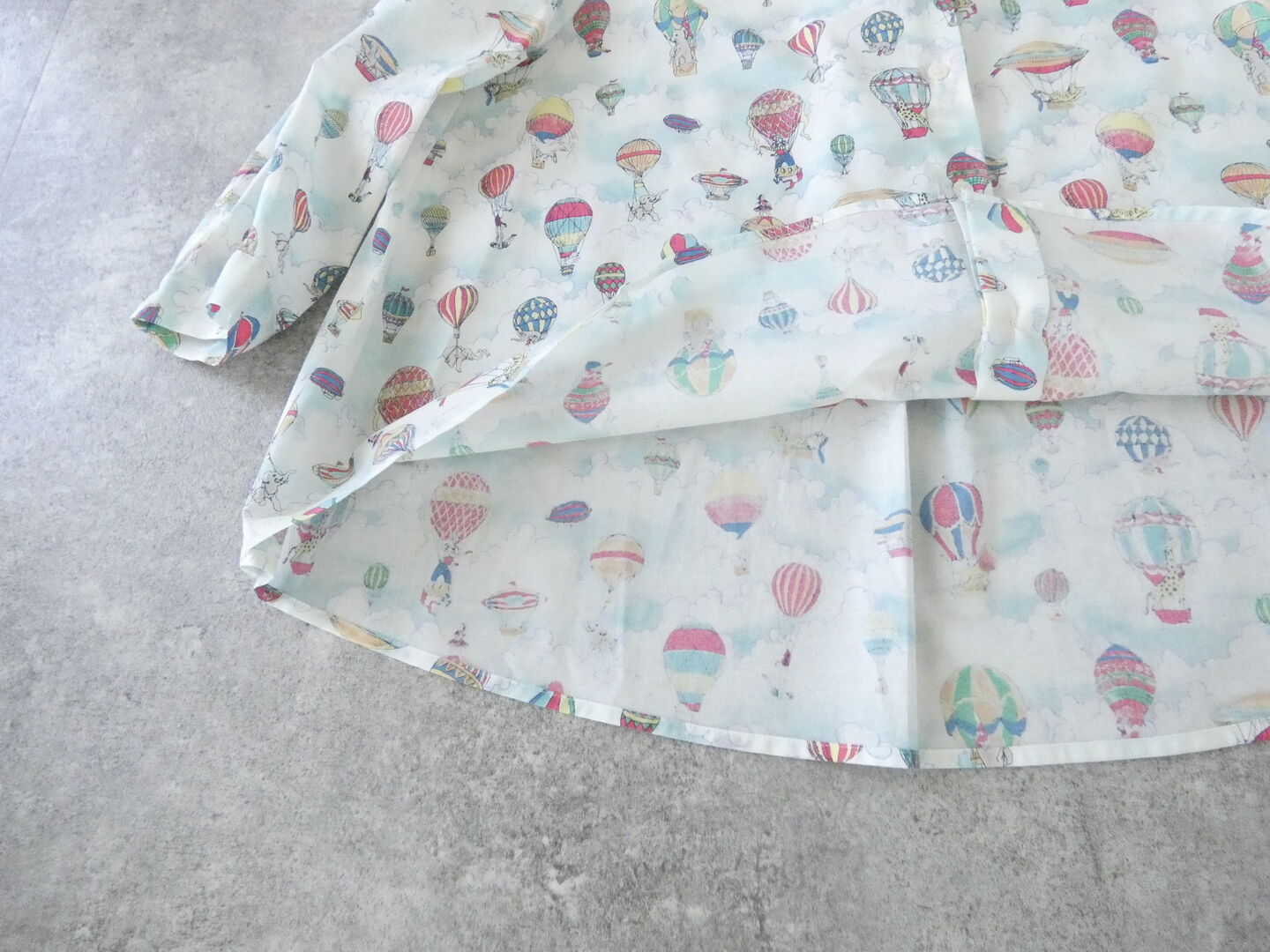 PK 気球に乗ったゾウのブラウスの商品画像26