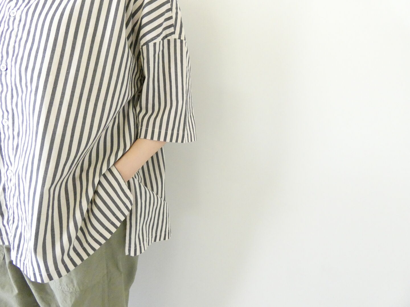prit(プリット) 20/1コットンリネンストライププリント5分袖スタンドカラークレリックシャツの商品画像5