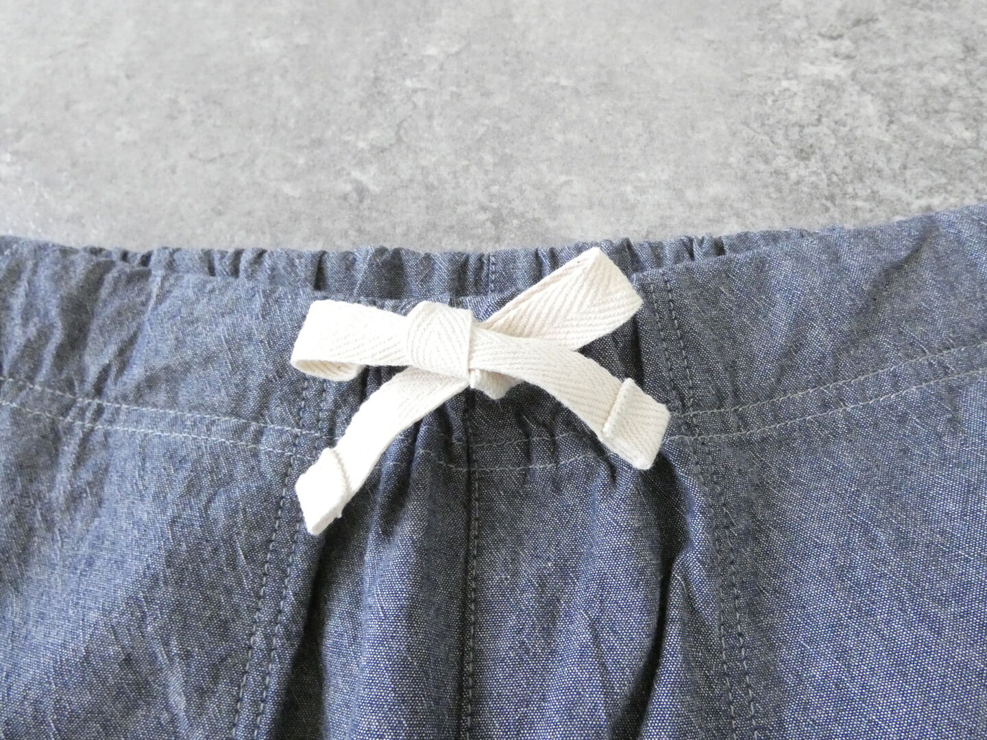 D.M.G.(ディーエムジー) シャンブレーワッシャーパネルボールパンツの商品画像18