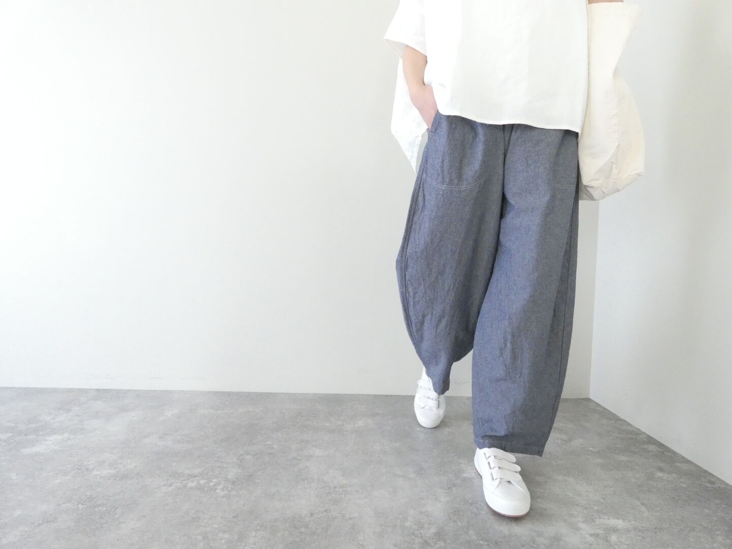 D.M.G.(ディーエムジー) シャンブレーワッシャーパネルボールパンツの商品画像4