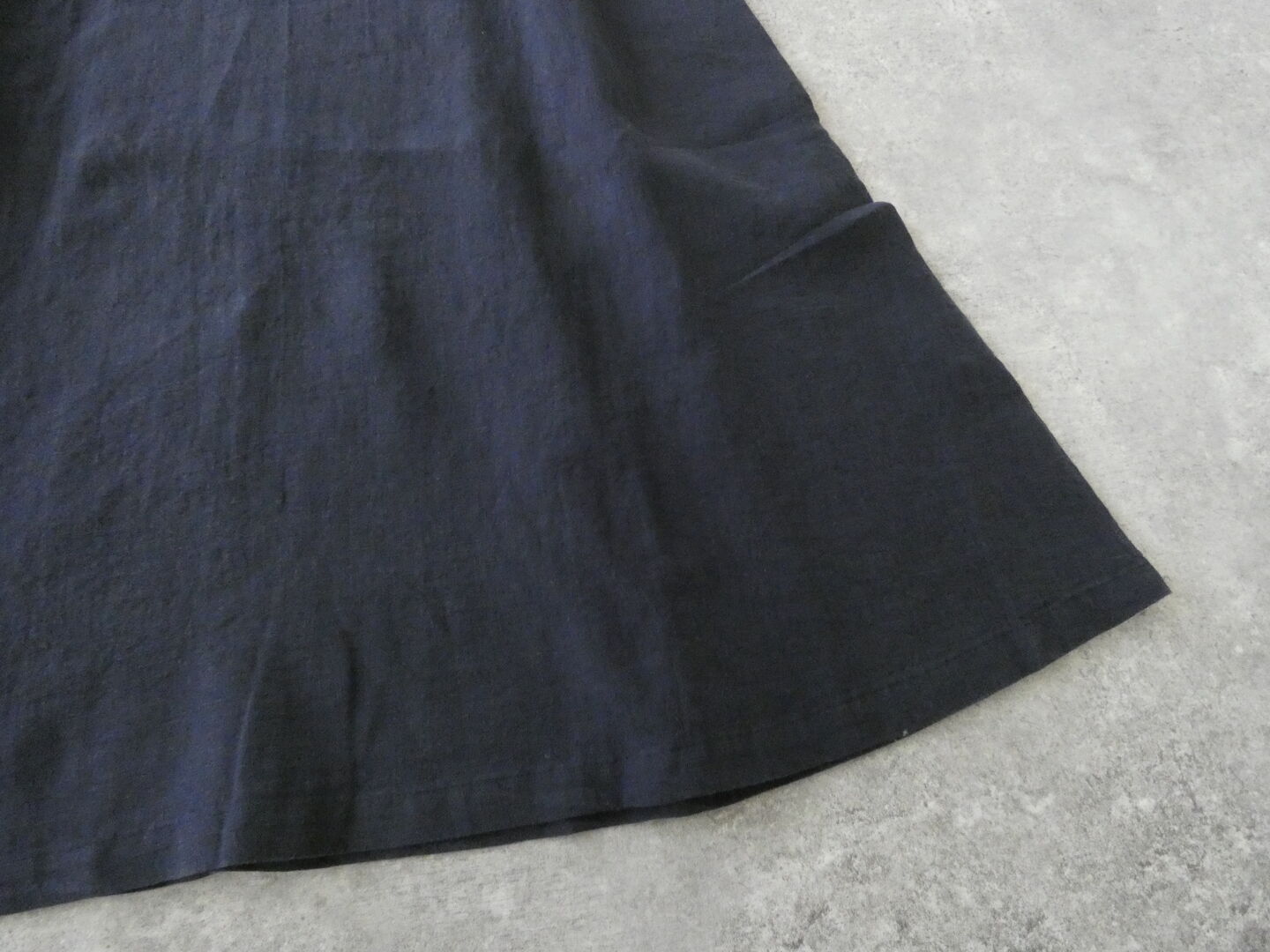 Hands of creation(ハンズオブクリエイション) リネン桐七炊きVネックフレアラインジャンバースカートの商品画像33