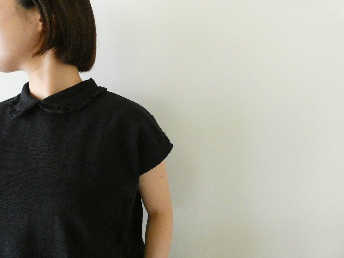 Hands of creation(ハンズオブクリエイション) ラフィスウェーデン鹿の子無地フリルカラープルオーバーの商品画像16