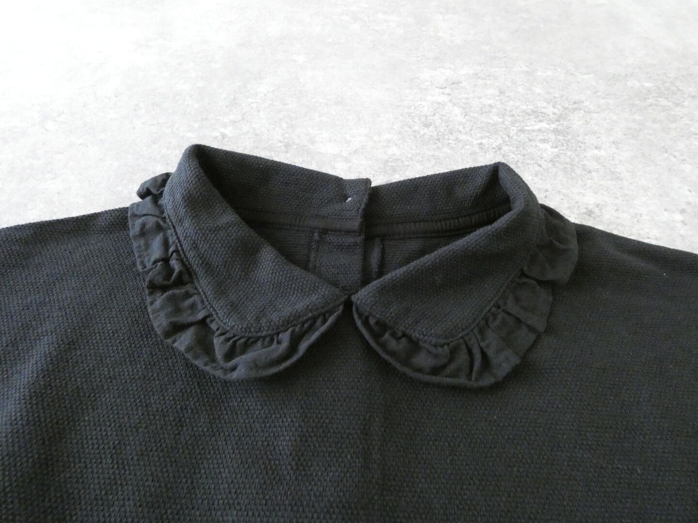 Hands of creation(ハンズオブクリエイション) ラフィスウェーデン鹿の子無地フリルカラープルオーバーの商品画像19