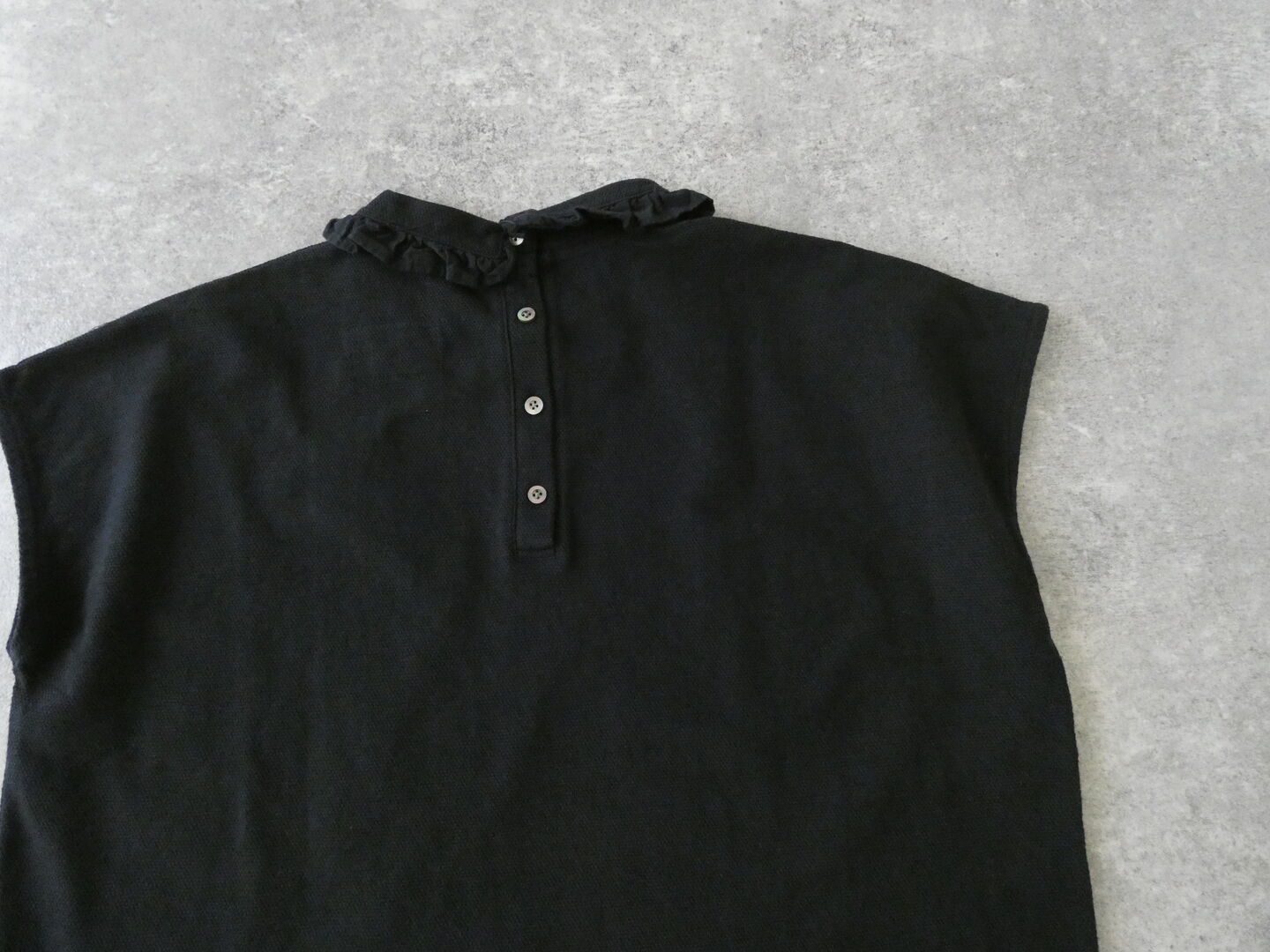 Hands of creation(ハンズオブクリエイション) ラフィスウェーデン鹿の子無地フリルカラープルオーバーの商品画像22