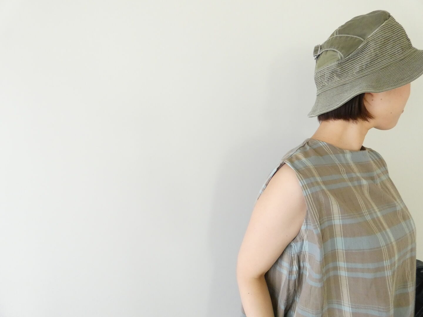 ichi(イチ) チェックスリーブレスプルオーバーの商品画像2