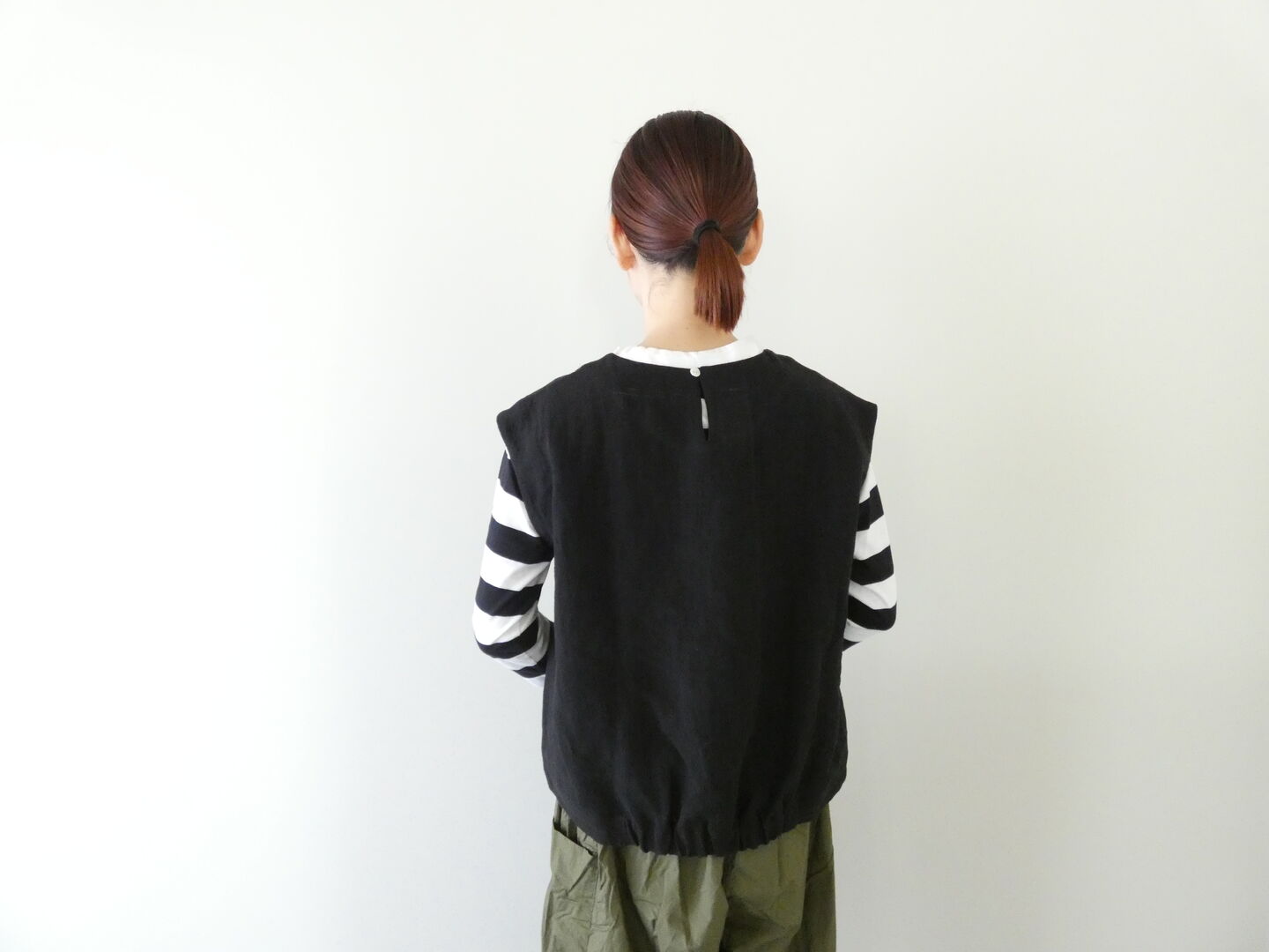 LinenYa(リネンヤ) リネンVネックノースリーブブラウスの商品画像10