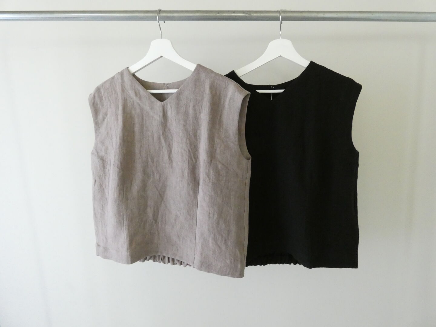 LinenYa(リネンヤ) リネンVネックノースリーブブラウスの商品画像11