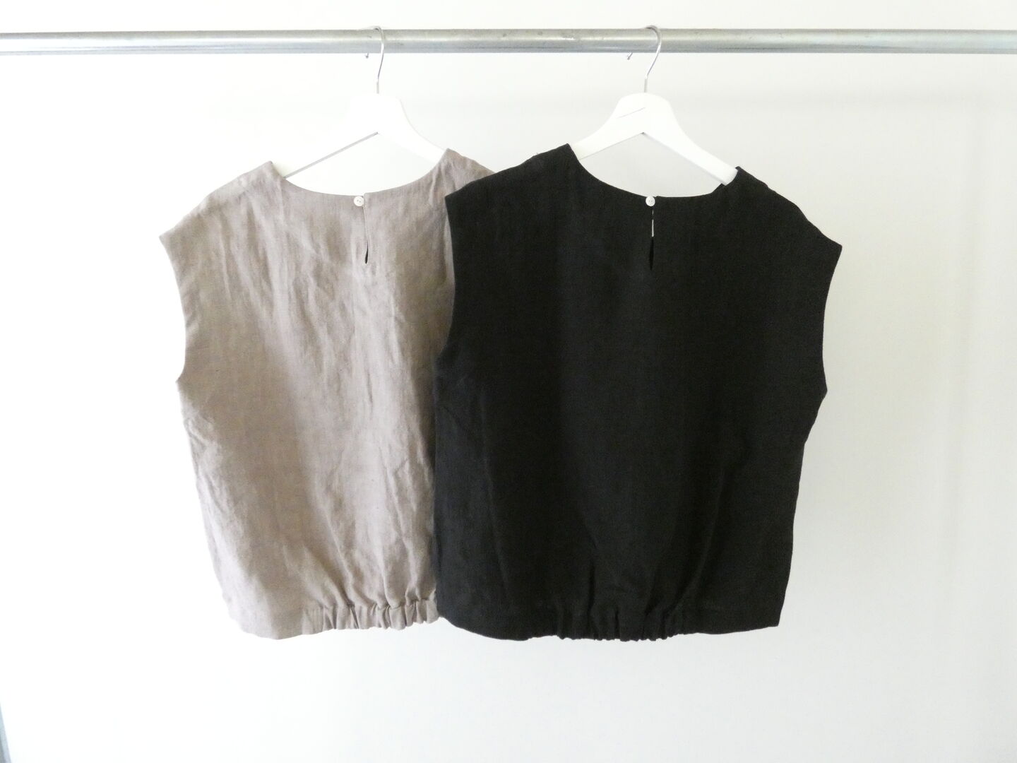 LinenYa(リネンヤ) リネンVネックノースリーブブラウスの商品画像12