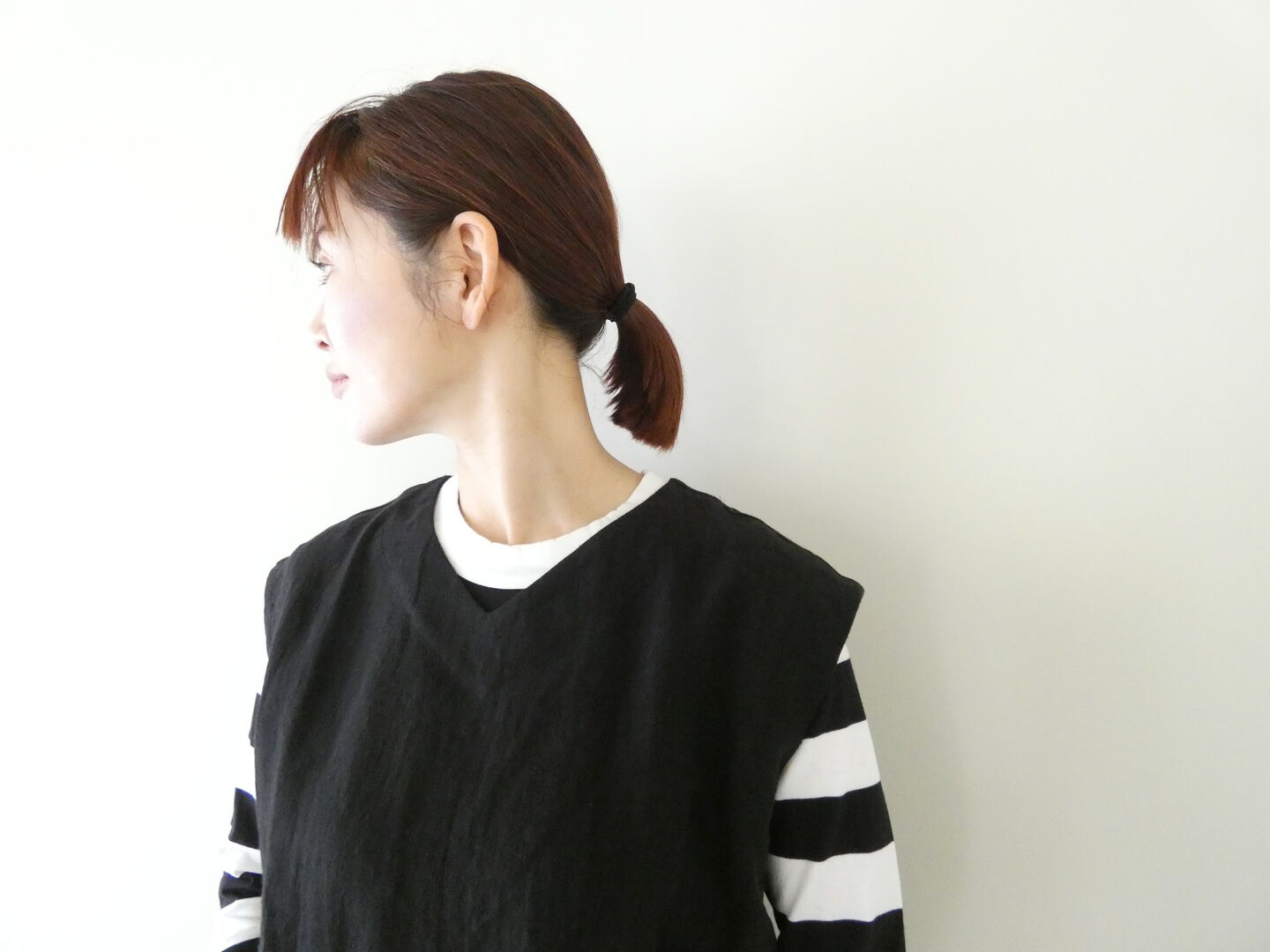 LinenYa(リネンヤ) リネンVネックノースリーブブラウスの商品画像2