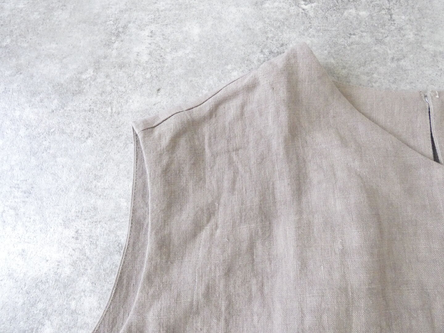 LinenYa(リネンヤ) リネンVネックノースリーブブラウスの商品画像30