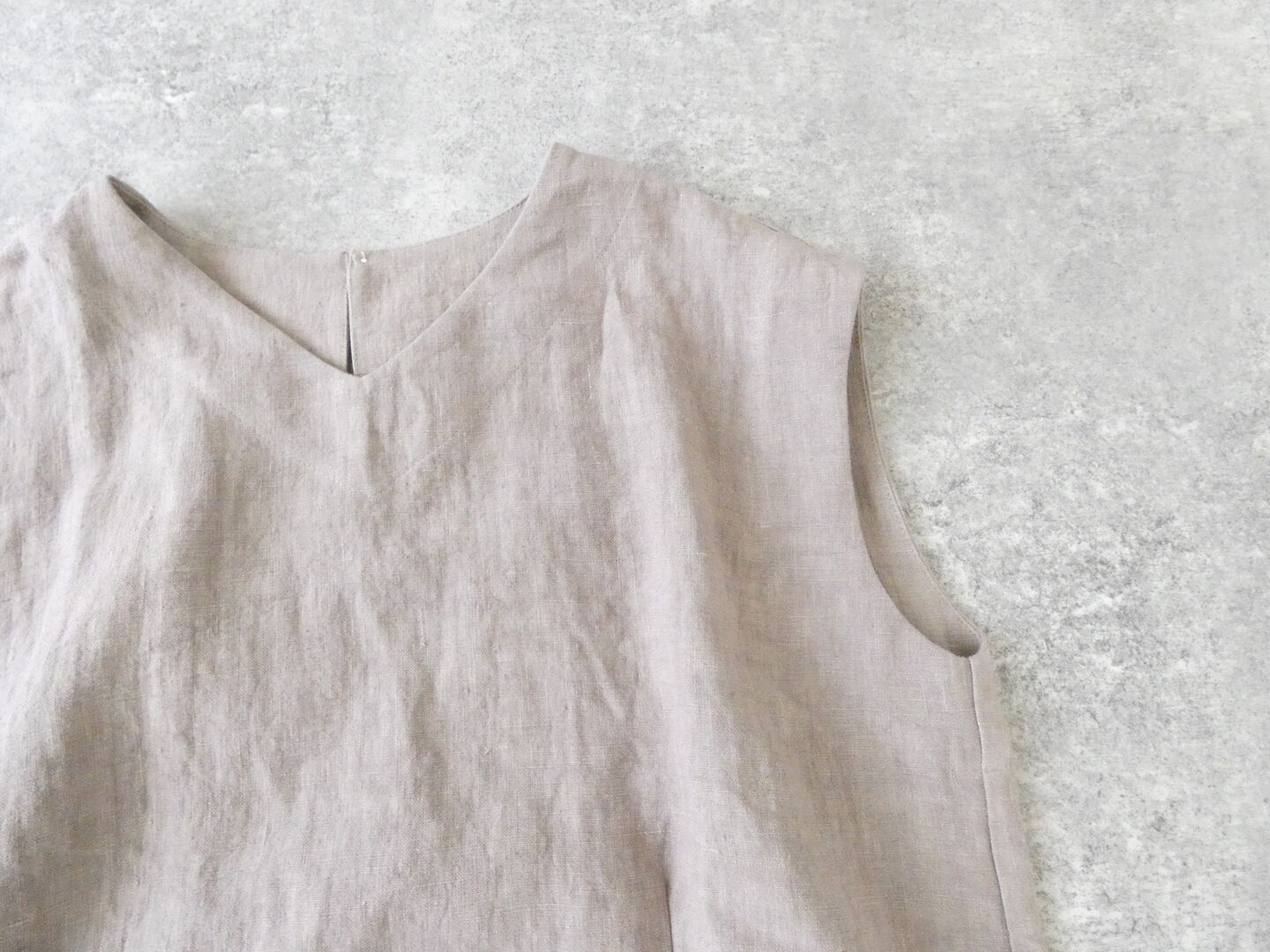 LinenYa(リネンヤ) リネンVネックノースリーブブラウスの商品画像31