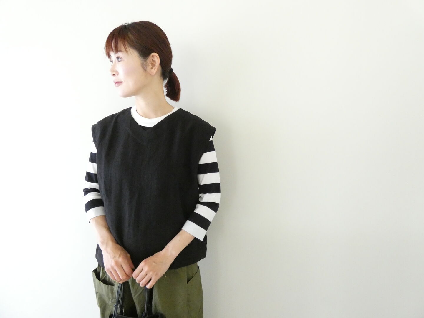 LinenYa(リネンヤ) リネンVネックノースリーブブラウスの商品画像4