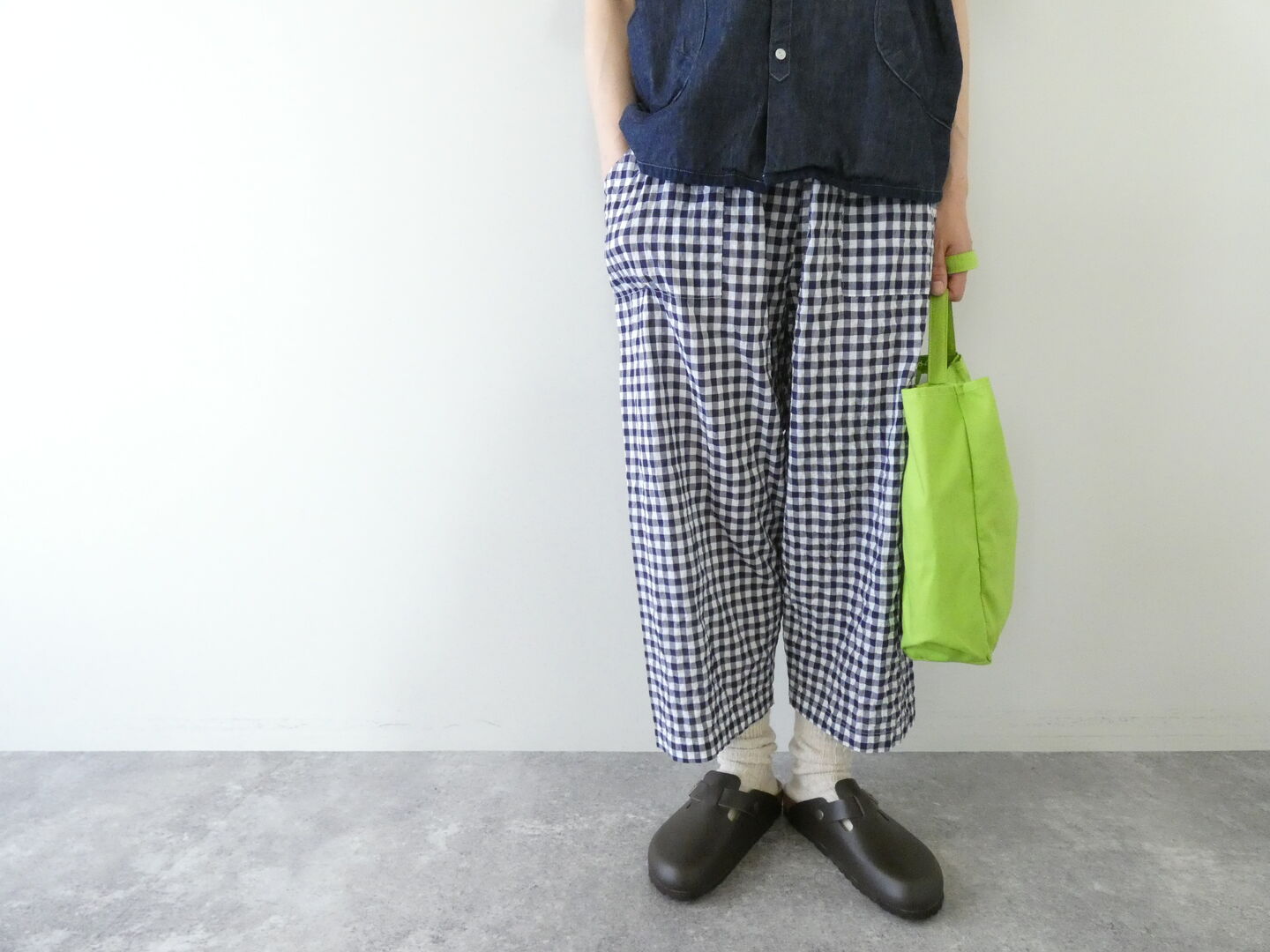 快晴堂(かいせいどう) ゆらぎギンガムチェック 4ポケットイージーパンツの商品画像1