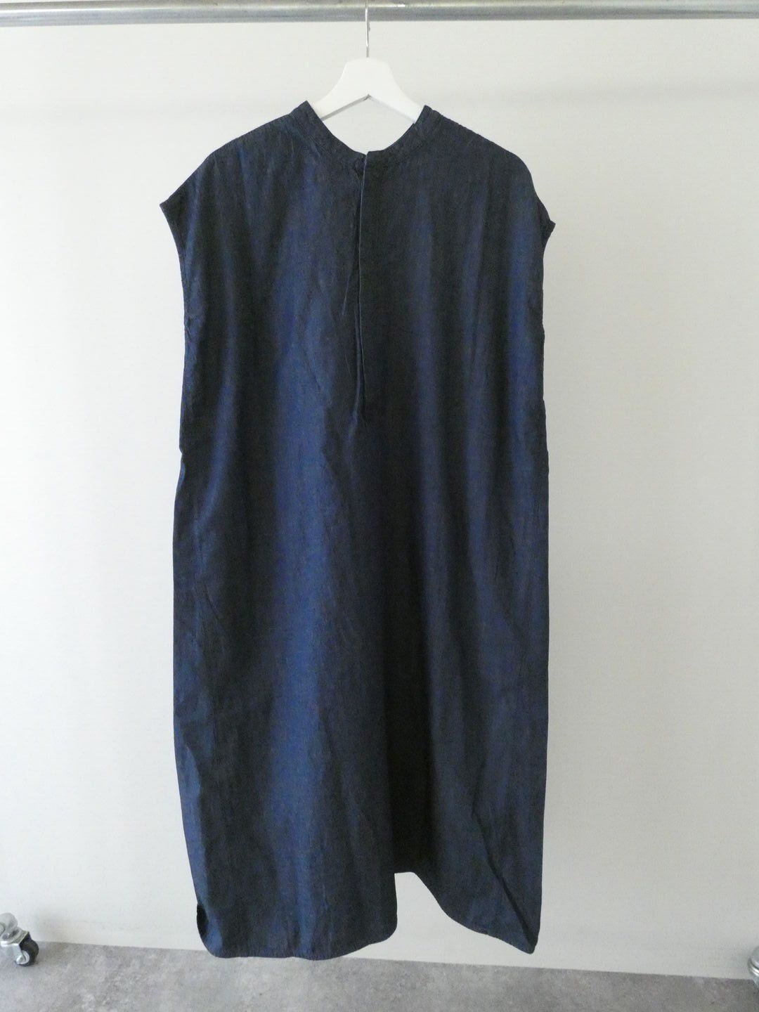 PARADIS(パラディ) 綿麻デニムフリルワンピースの商品画像14