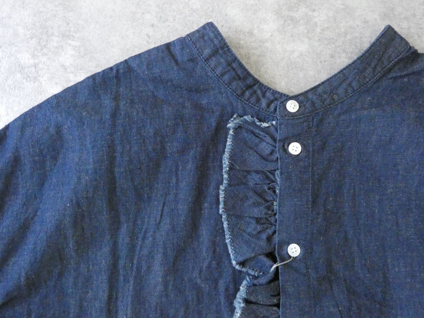 PARADIS(パラディ) 綿麻デニムフリルワンピースの商品画像21