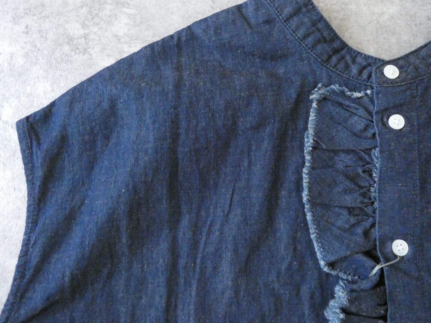 PARADIS(パラディ) 綿麻デニムフリルワンピースの商品画像24