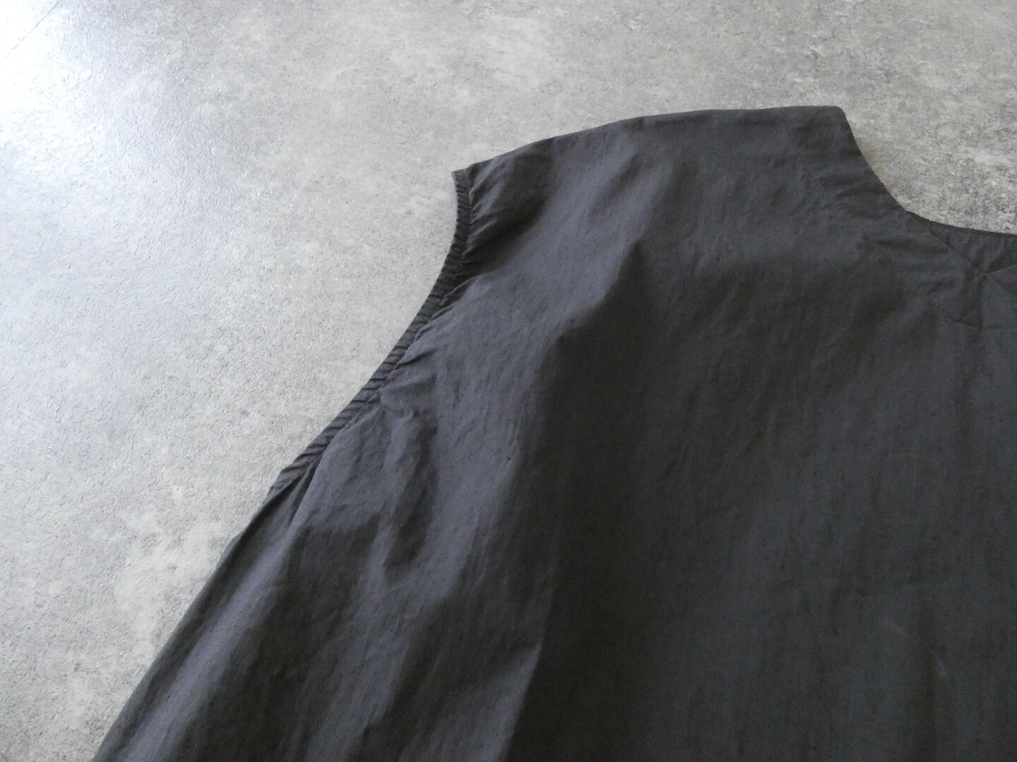 prit(プリット) コットンリネンワッシャー中白染めVネック裾ヒモ2WAYオーバーベストの商品画像45