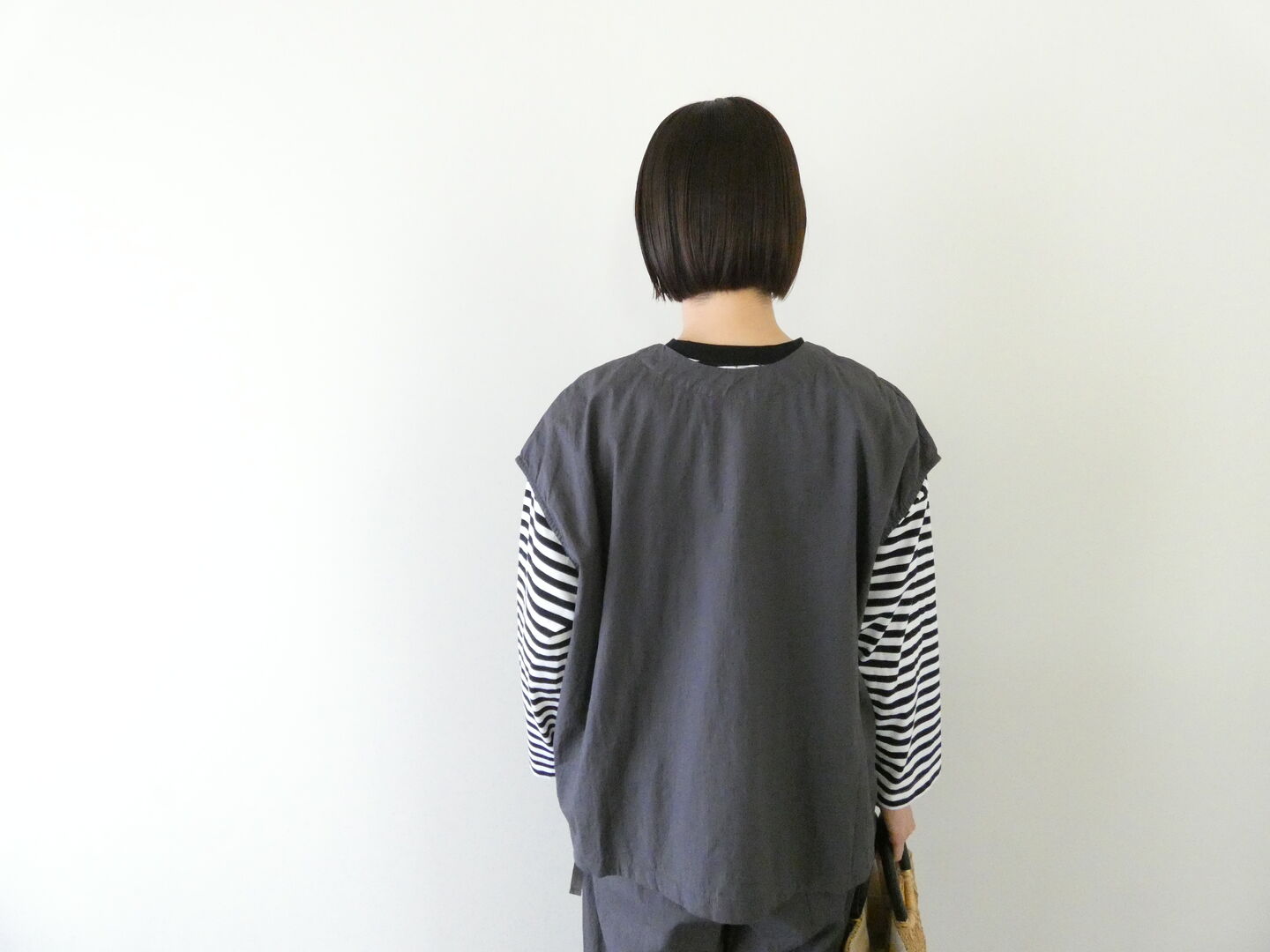 prit(プリット) コットンリネンワッシャー中白染めVネック裾ヒモ2WAYオーバーベストの商品画像8