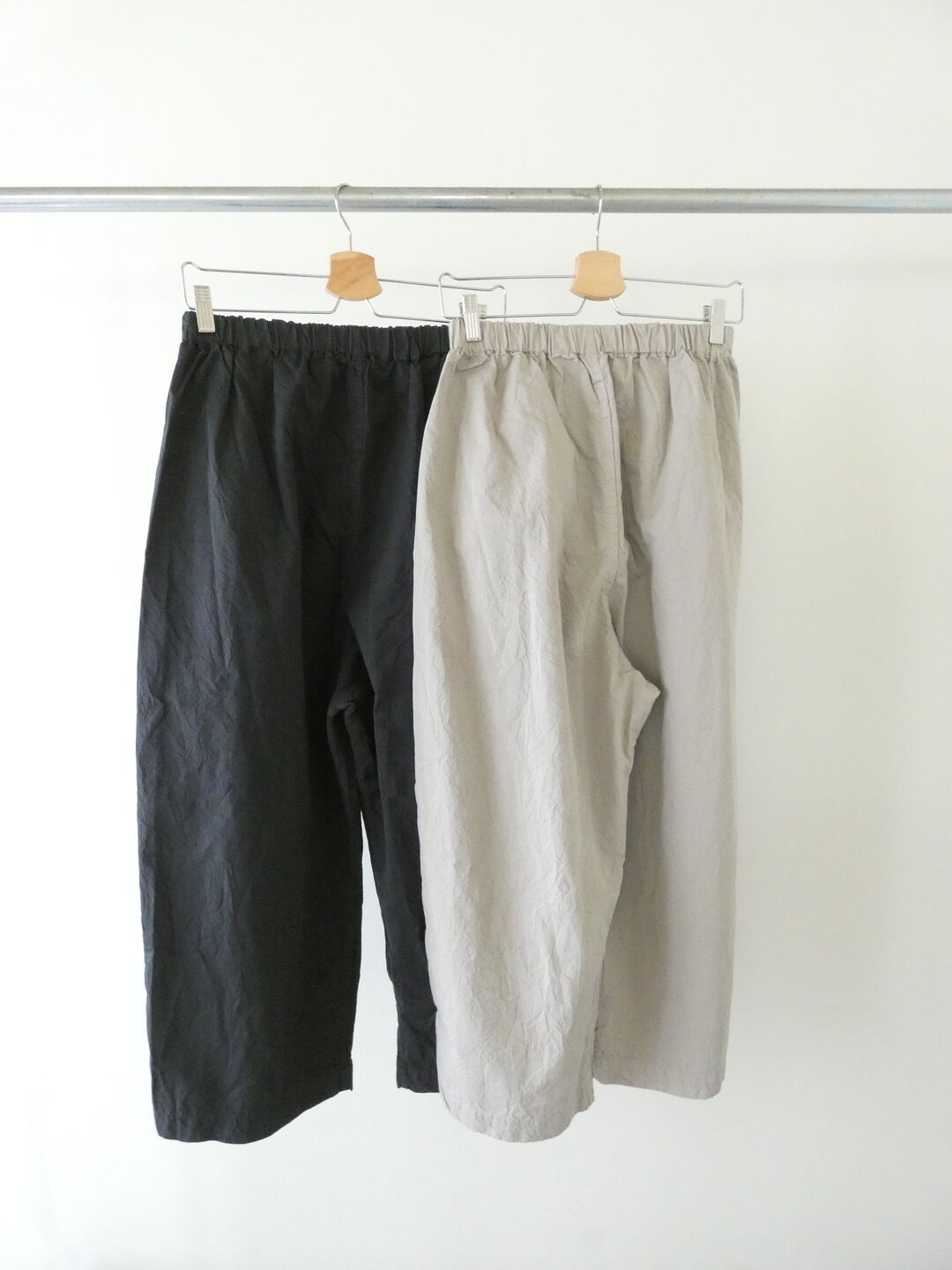 Veritecoeur(ヴェリテクール) ガーメントダイタックギャザーパンツの商品画像12