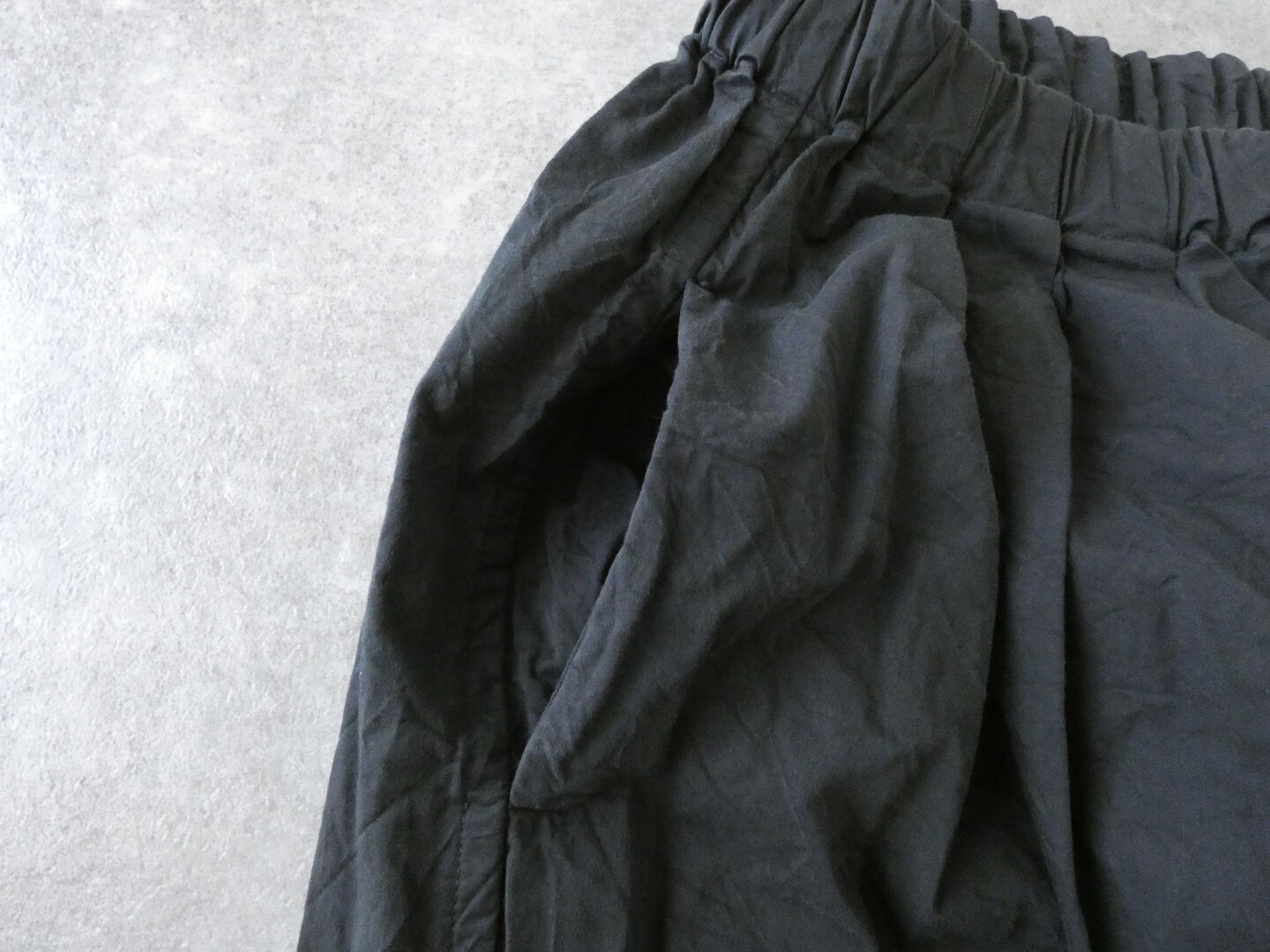 Veritecoeur(ヴェリテクール) ガーメントダイタックギャザーパンツの商品画像32