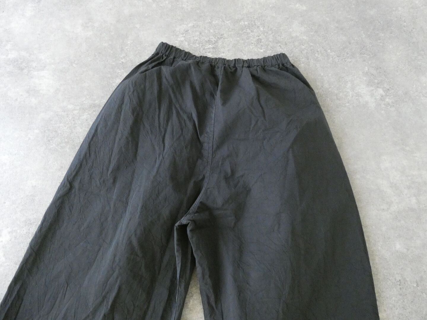 Veritecoeur(ヴェリテクール) ガーメントダイタックギャザーパンツの商品画像35
