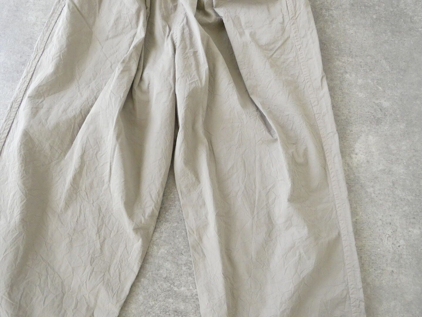 Veritecoeur(ヴェリテクール) ガーメントダイタックギャザーパンツの商品画像46