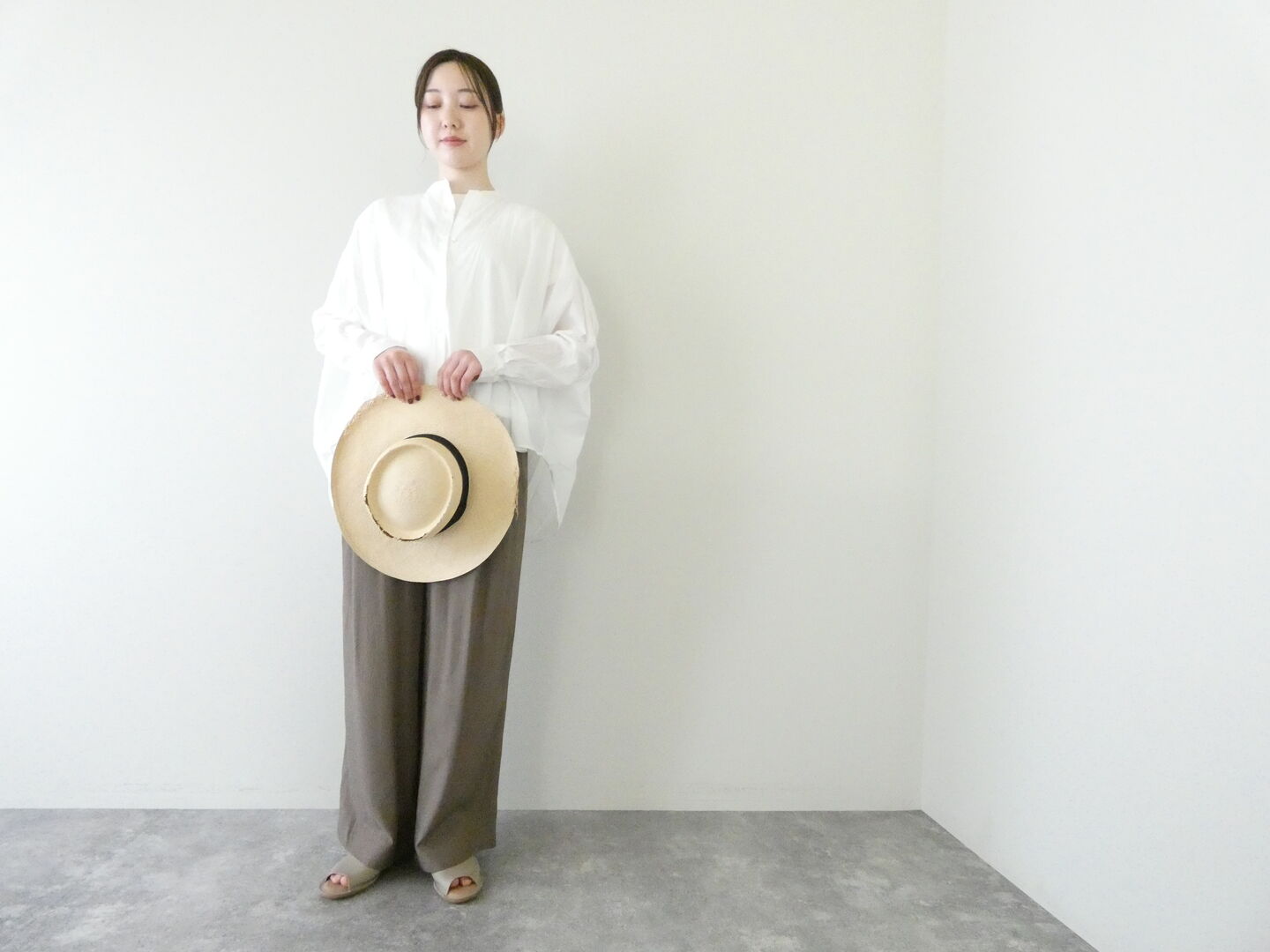 Ballsey(ボールジィ) シルキーブロード3タックドロストワイドパンツの商品画像1