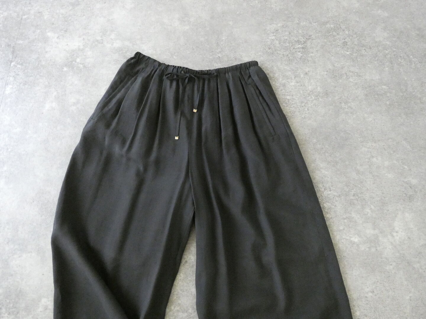 Ballsey(ボールジィ) シルキーブロード3タックドロストワイドパンツの商品画像30