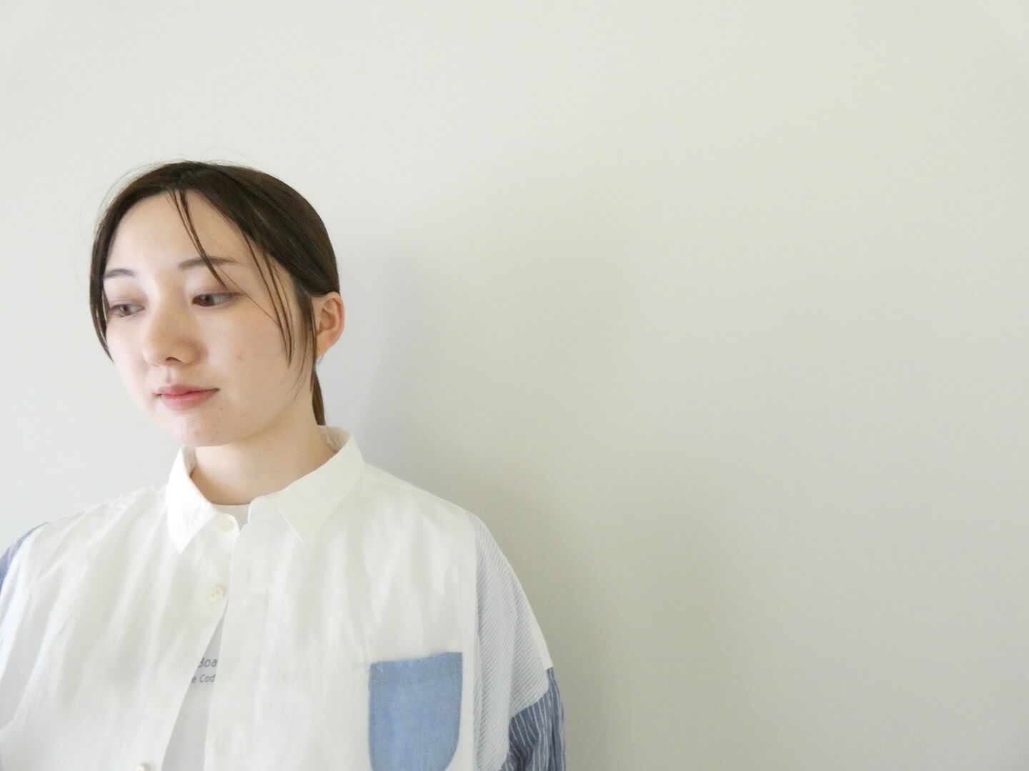 快晴堂(かいせいどう) 初夏の木漏れ日にゆれるシャツ 風をはらむ、長袖シャツの商品画像3