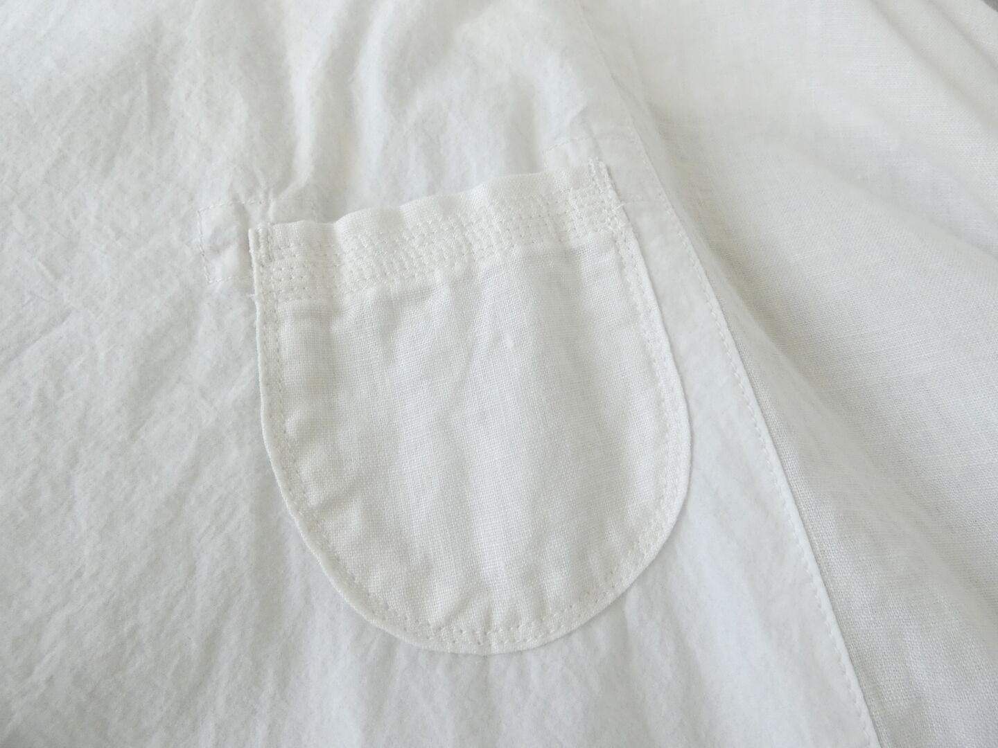 快晴堂(かいせいどう) 初夏の木漏れ日にゆれるシャツ 風をはらむ、長袖シャツの商品画像31